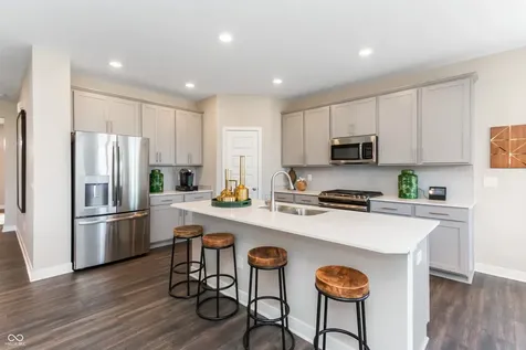 9347 Devonshire Way Mccordsville IN 46055