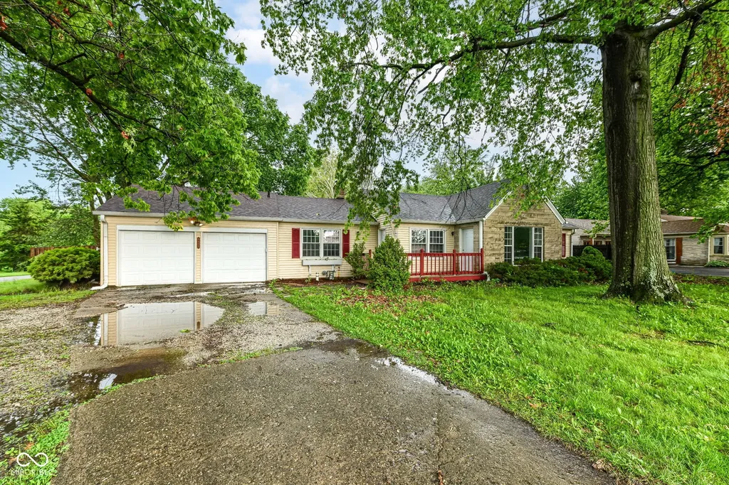 8655 N College Avenue Indianapolis IN 46240