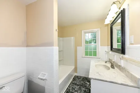 8655 N College Avenue Indianapolis IN 46240