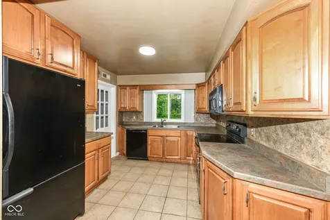 8655 N College Avenue Indianapolis IN 46240