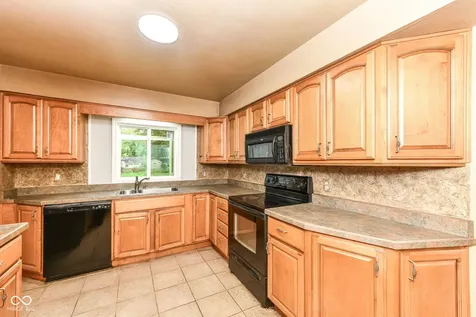 8655 N College Avenue Indianapolis IN 46240