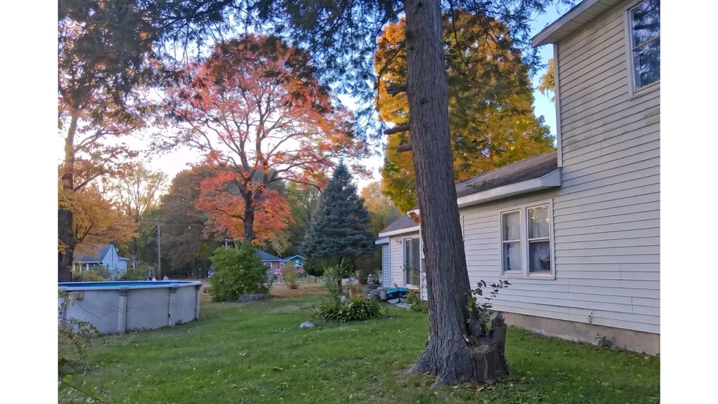 56130 Oak Road South Bend IN 46619