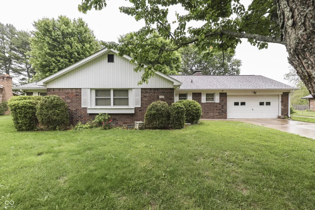 703 Hillcrest Drive Greenwood IN 46142