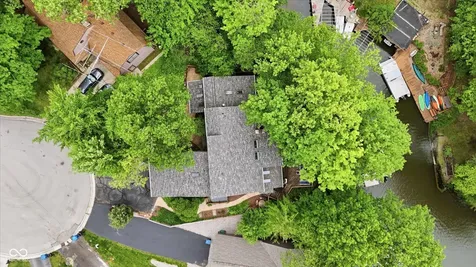 1711 Mulberry Circle Noblesville IN 46062