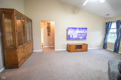 1527 Egret Lane Greenwood IN 46143