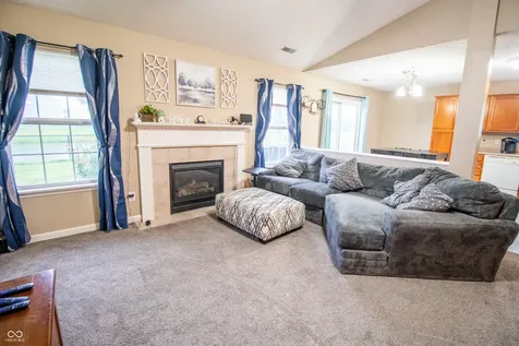 1527 Egret Lane Greenwood IN 46143
