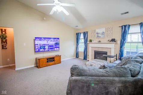 1527 Egret Lane Greenwood IN 46143