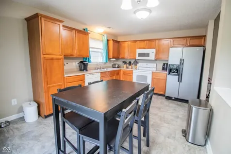 1527 Egret Lane Greenwood IN 46143