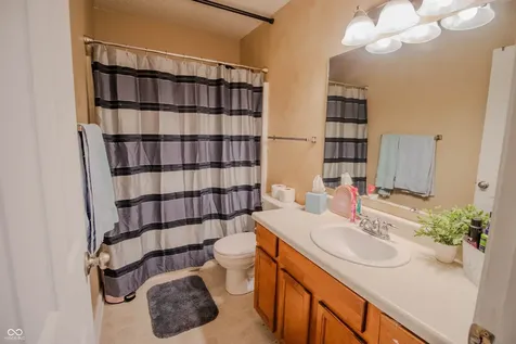 1527 Egret Lane Greenwood IN 46143