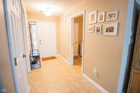 1527 Egret Lane Greenwood IN 46143