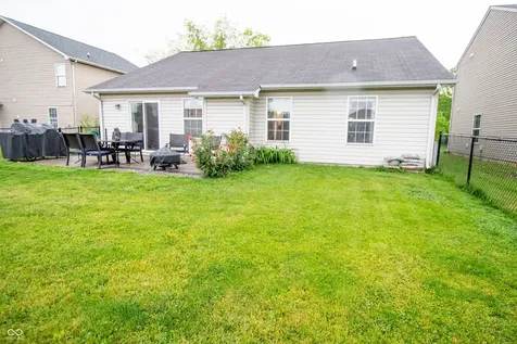 1527 Egret Lane Greenwood IN 46143