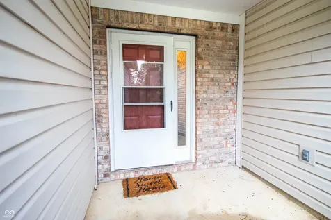 1527 Egret Lane Greenwood IN 46143