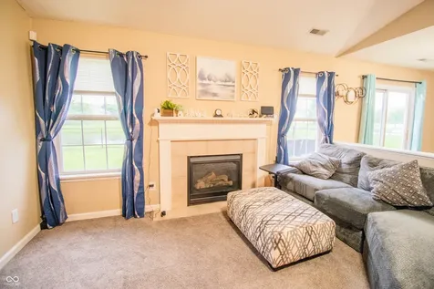 1527 Egret Lane Greenwood IN 46143