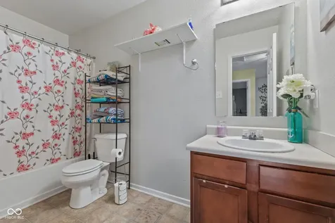 1179 N Aberdeen Drive Franklin IN 46131