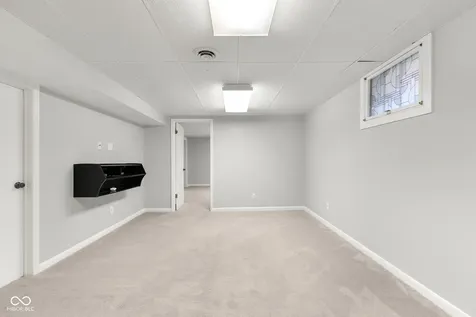 2316 Lafayette Avenue Columbus IN 47201