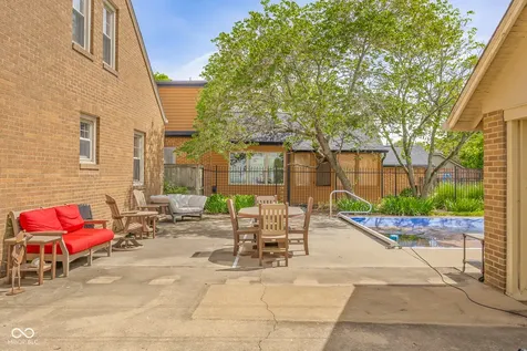 2316 Lafayette Avenue Columbus IN 47201