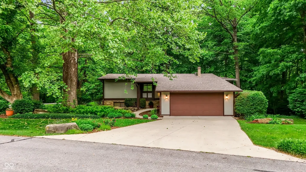 4480 E Wembley Lane Columbus IN 47201