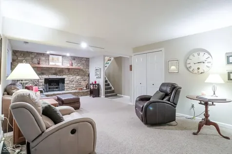 4480 E Wembley Lane Columbus IN 47201