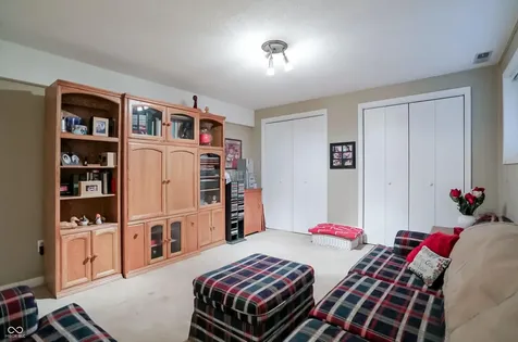 4480 E Wembley Lane Columbus IN 47201