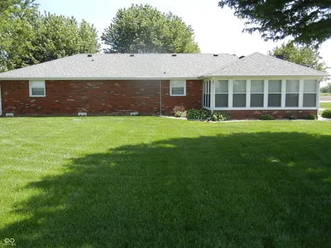 6097 N 100 Road W Alexandria IN 46001