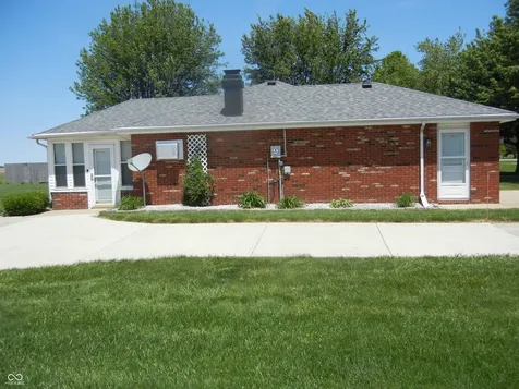 6097 N 100 Road W Alexandria IN 46001
