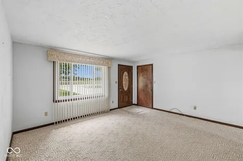 6097 N 100 Road W Alexandria IN 46001