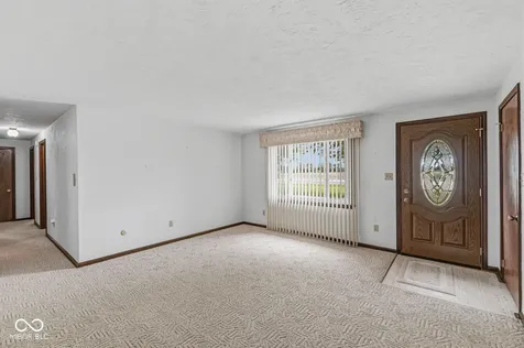 6097 N 100 Road W Alexandria IN 46001