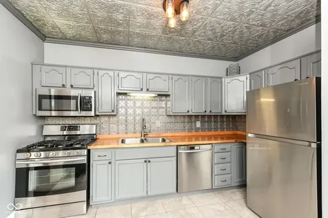 5075 E Walnut Street Indianapolis IN 46201