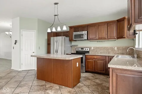 2206 Rosswood Boulevard Indianapolis IN 46229
