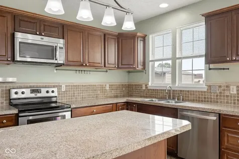 2206 Rosswood Boulevard Indianapolis IN 46229