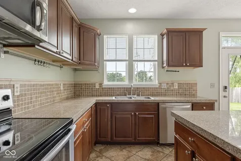 2206 Rosswood Boulevard Indianapolis IN 46229