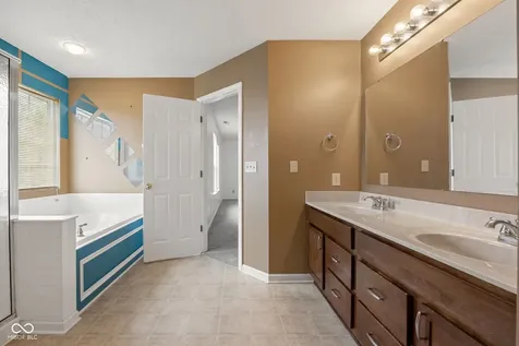 2206 Rosswood Boulevard Indianapolis IN 46229