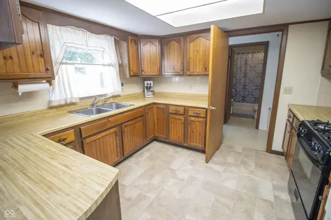 513 E Howard Avenue Arcadia IN 46030