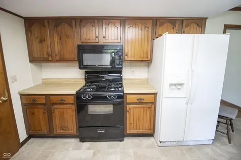 513 E Howard Avenue Arcadia IN 46030