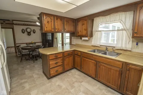 513 E Howard Avenue Arcadia IN 46030