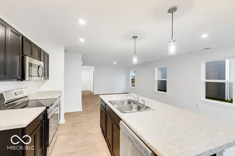 2024 Oak Terrace Drive Shelbyville IN 46176