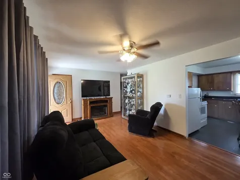 604 E Gatewood Drive Westport IN 47283