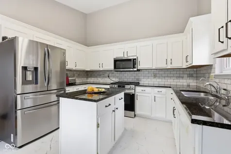 9555 Summer Ridge Place Indianapolis IN 46260