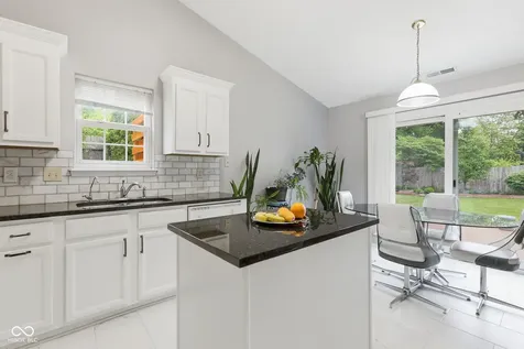 9555 Summer Ridge Place Indianapolis IN 46260