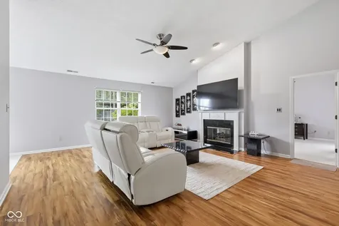 9555 Summer Ridge Place Indianapolis IN 46260