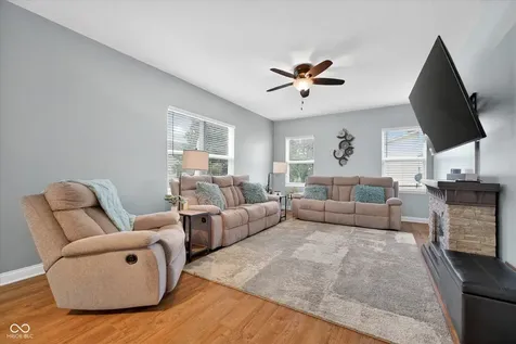 5855 W Commonview Drive Mccordsville IN 46055