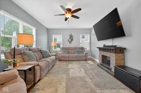 5855 W Commonview Drive Mccordsville IN 46055