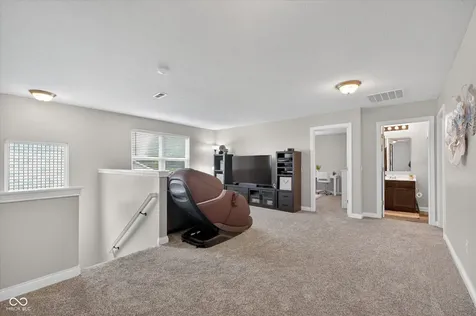 5855 W Commonview Drive Mccordsville IN 46055