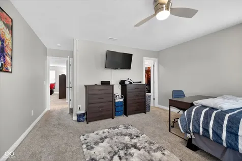 5855 W Commonview Drive Mccordsville IN 46055