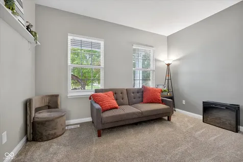 5855 W Commonview Drive Mccordsville IN 46055