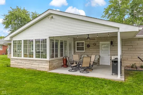 4236 Washington Street Columbus IN 47203