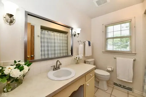 8340 Los Robles Road Fishers IN 46038