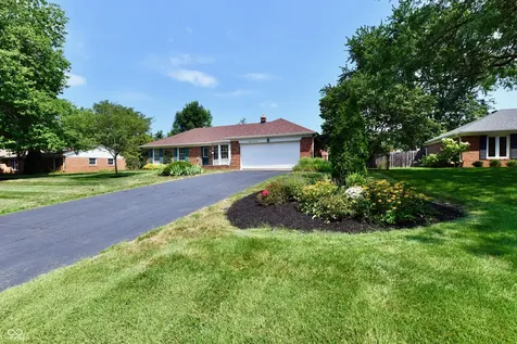 8340 Los Robles Road Fishers IN 46038