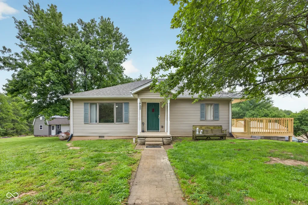 6806 N 500 W Worthington IN 47471