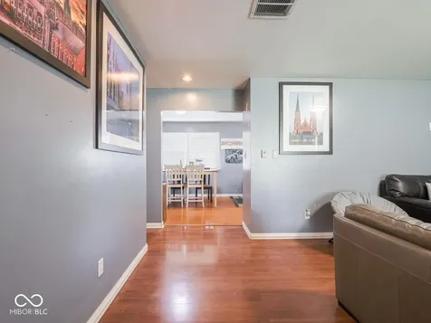2127 Redfern Drive Indianapolis IN 46227